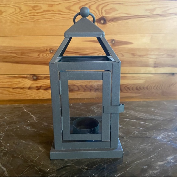 Beautiful Candle Holder - Picture 1 of 9